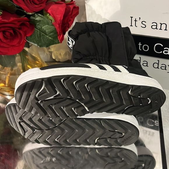 Kids ADIDAS Winter Boots Size 13k - Picture 6 of 6